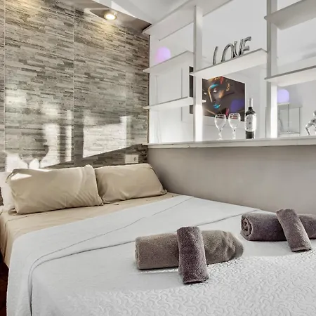 Apartman Salome De Steram Flats *