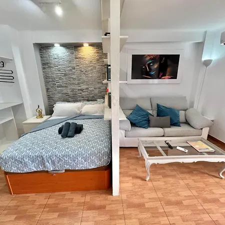 Salome De Steram Flats Apartman *